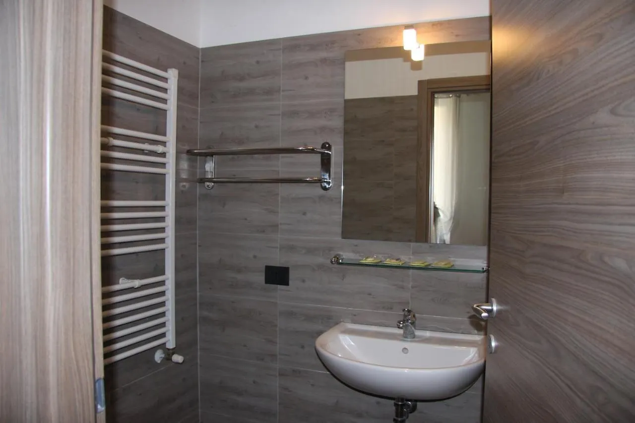 Hotel Adelchi Milan 0*,
