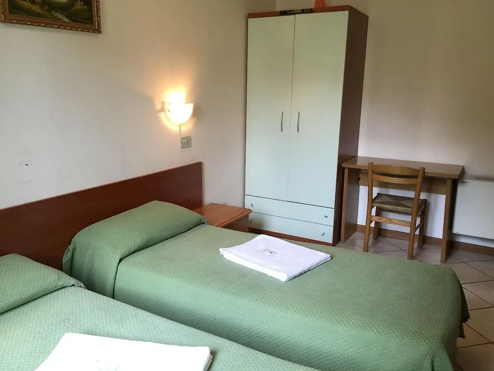 Hotel Adelchi Mailand 0*,